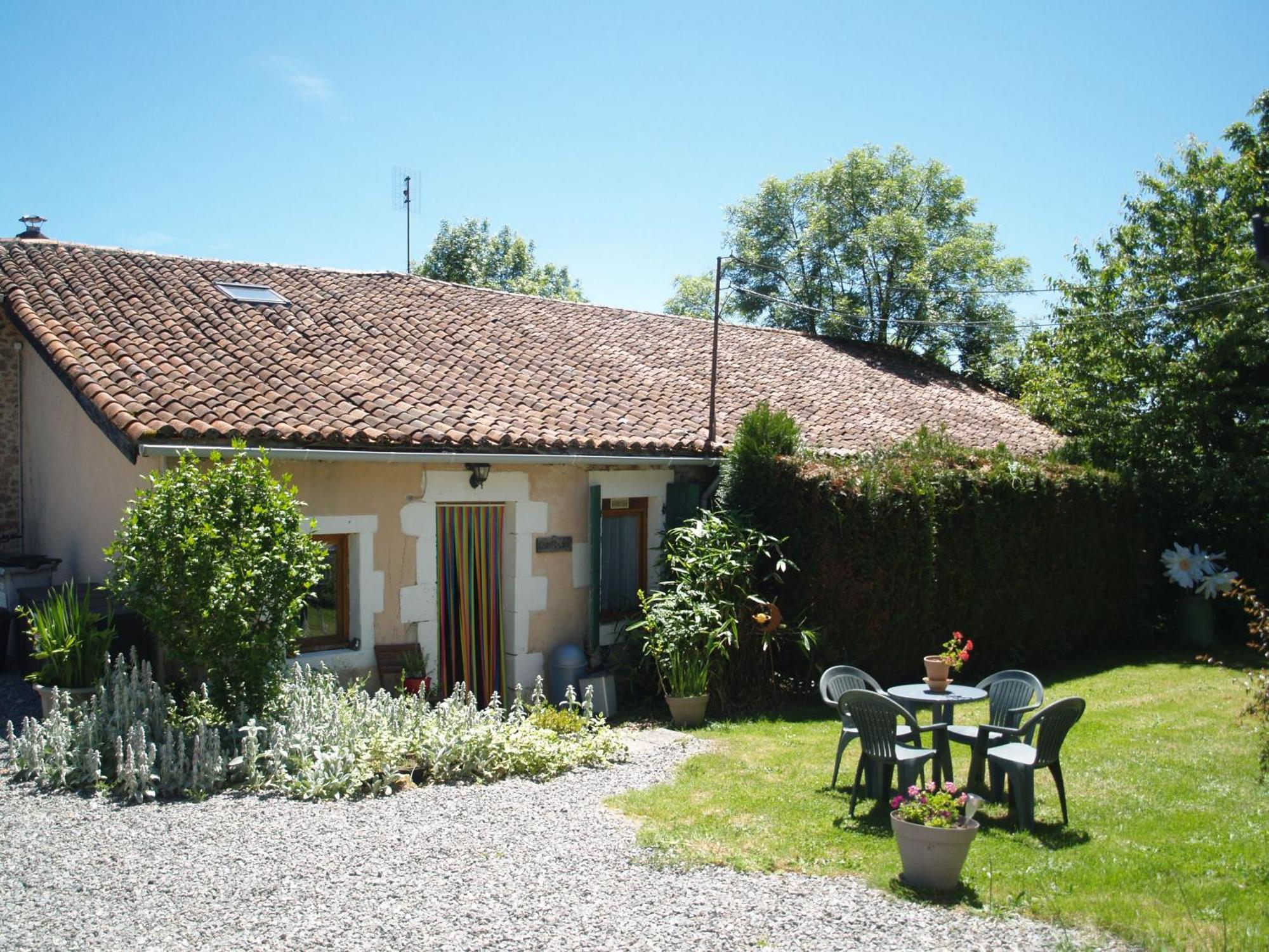Tranquille Vienne Gites A Chirac Dept Charente Buitenkant foto