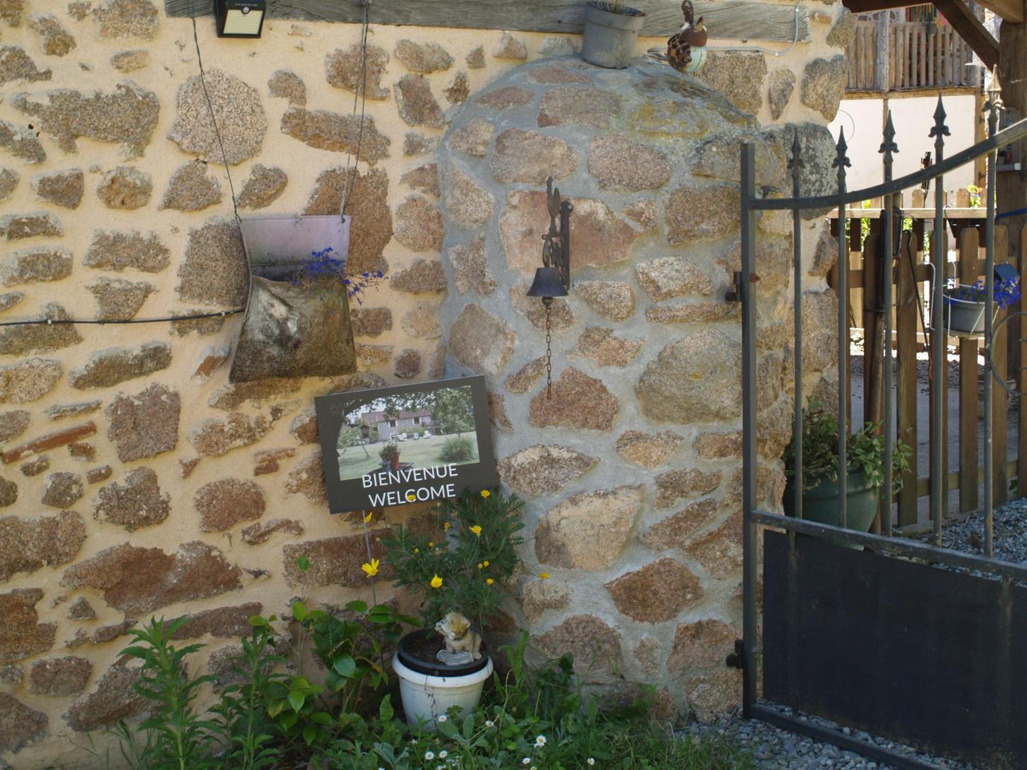 Tranquille Vienne Gites A Chirac Dept Charente Buitenkant foto