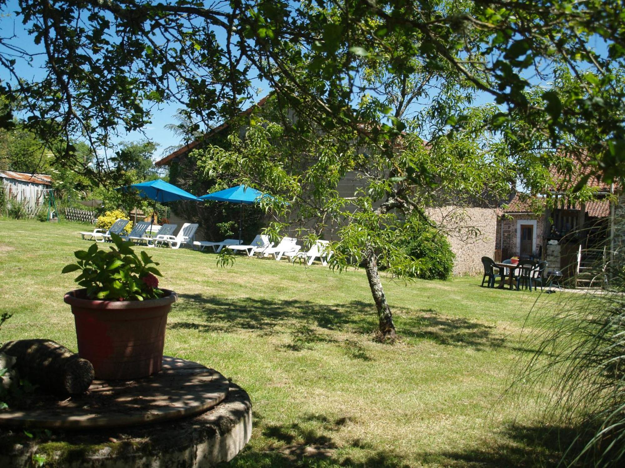 Tranquille Vienne Gites A Chirac Dept Charente Buitenkant foto